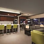 Mandalay Bay Resort And Casino By Suiteness